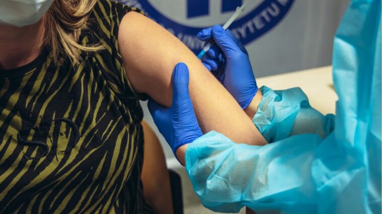 Україна отримала вакцину від віспи мавп