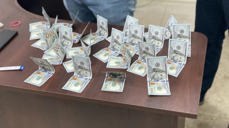 Заступника голови Харківської облради затримали при мільйонному хабарі