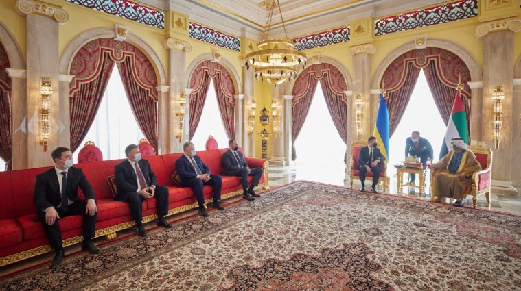Зеленский призвал премьера ОАЭ инвестировать в инфраструктуру Украины
