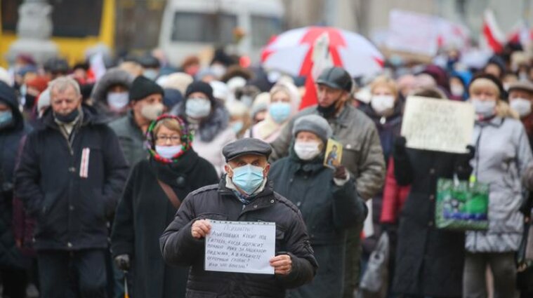 В Беларуси пока более 130 протестующих является политзаключенными - Тихановская