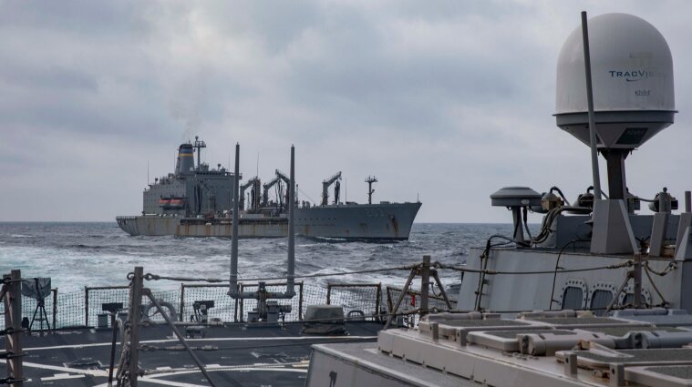 В Черном море украинские моряки провели тренировку с кораблями США