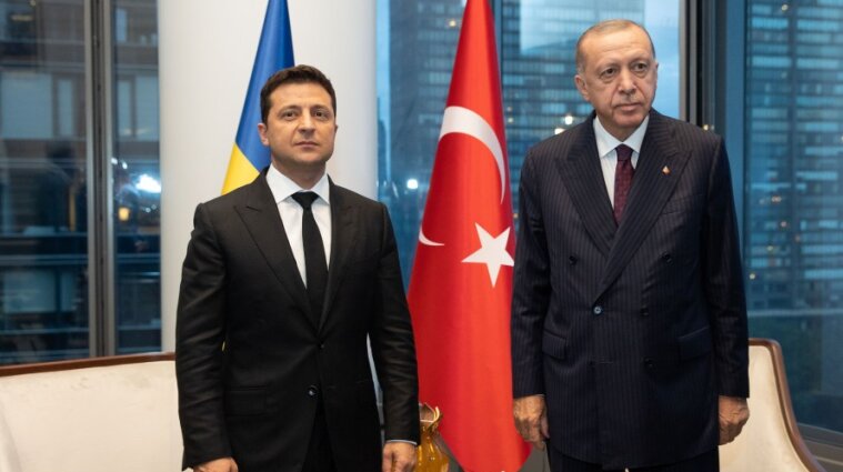 Зеленський обговорив з Ердоганом евакуацію поранених бійців та цивільних з Маріуполя