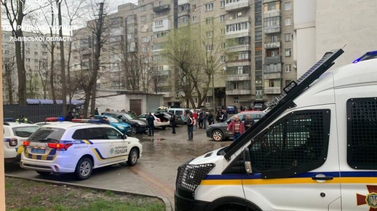 Львівський бізнесмен вчинив три ДТП та обдзюрив поліційне авто