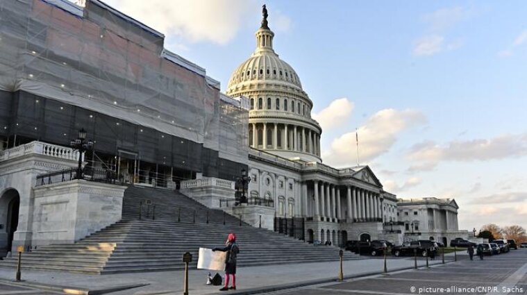 В Конгрессе США возник конфликт между республиканцами и демократами