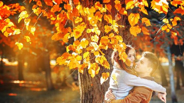 Солодкий листопад: гороскоп на останній місяць осені для всіх знаків зодіаку