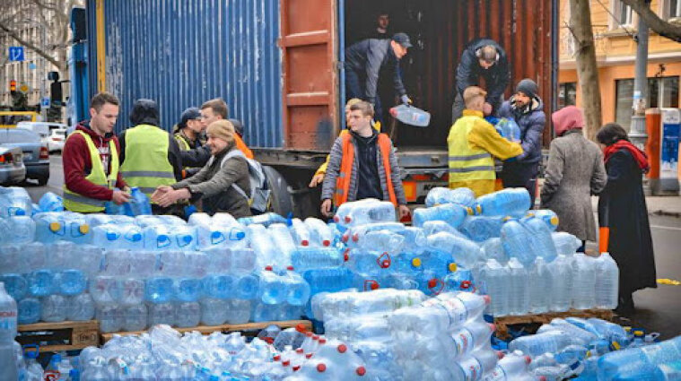 Миколаїв без води: як у місті вирішують проблему