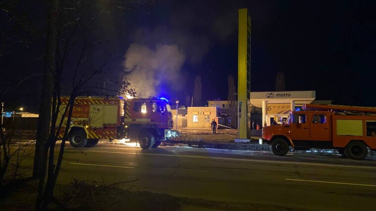 Масштабна пожежа на Полтавщині: загорілася газова місткість на АЗС - відео
