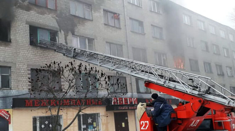 У Павлограді сталася пожежа у гуртожитку: троє постраждалих