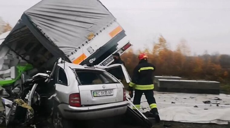 В Житомирской области произошло смертельное ДТП с участием грузовика
