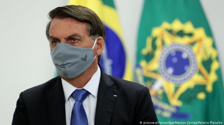 Не мав COVID-паспорта: В США президента Бразилії не пустили в ресторан
