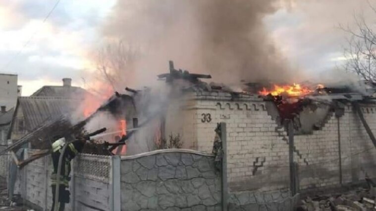 Российская артиллерия обстреляла Рубежное: загорелись жилые дома (фото)