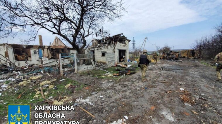 Рашисты разрушили большинство жилых домов в селе на Харьковщине - фото