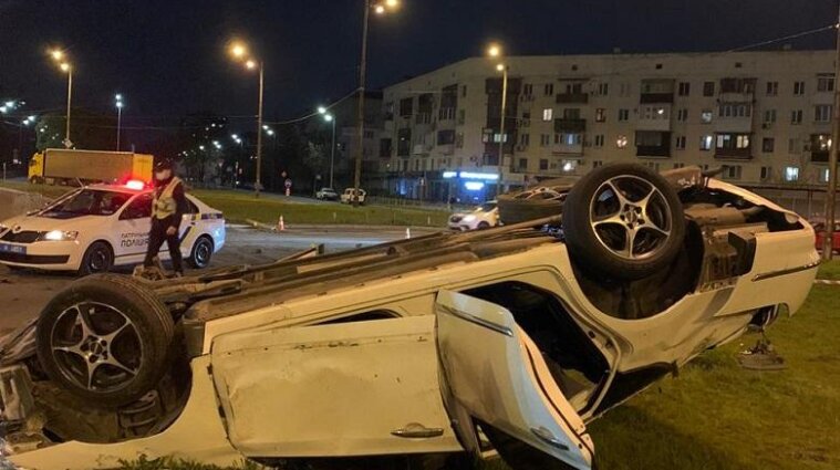Водій у Києві влаштував смертельну ДТП і втік з місця аварії - фото, відео