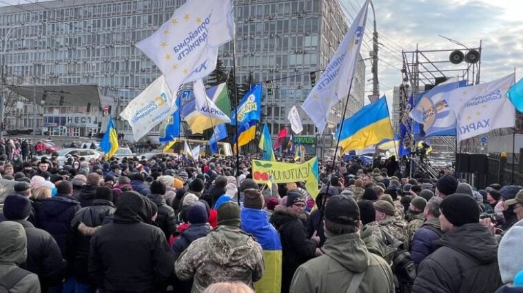 Кілька вулиць перекрили у Києві через акцію прихильників Порошенка