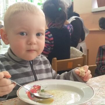 Нове меню у дитсадках: як готують і що їдять українські дошкільнята (фоторепортаж)