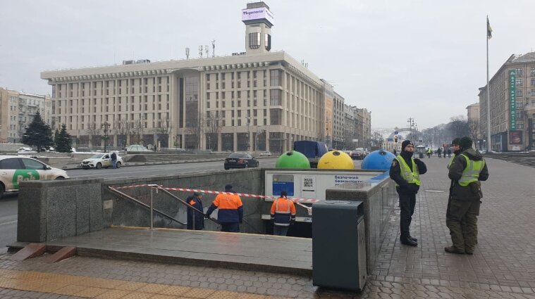 У переході на Майдані Незалежності обвалилася стеля