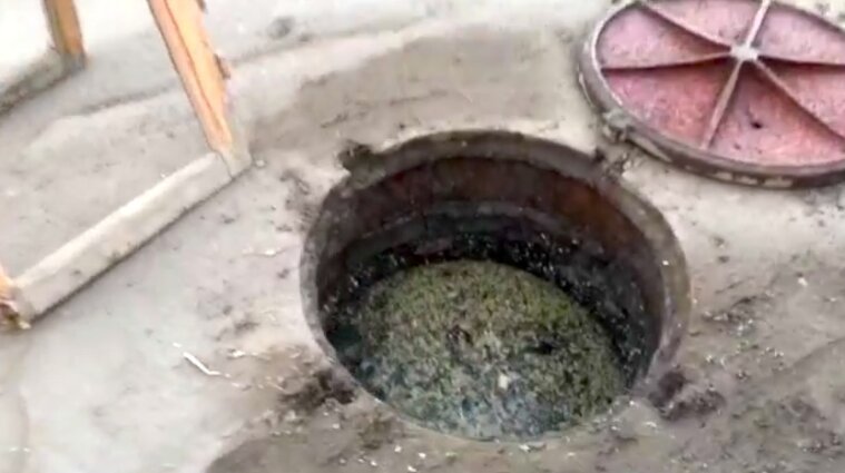 На Черкащині діти знайшли в каналізації тіло молодої жінки