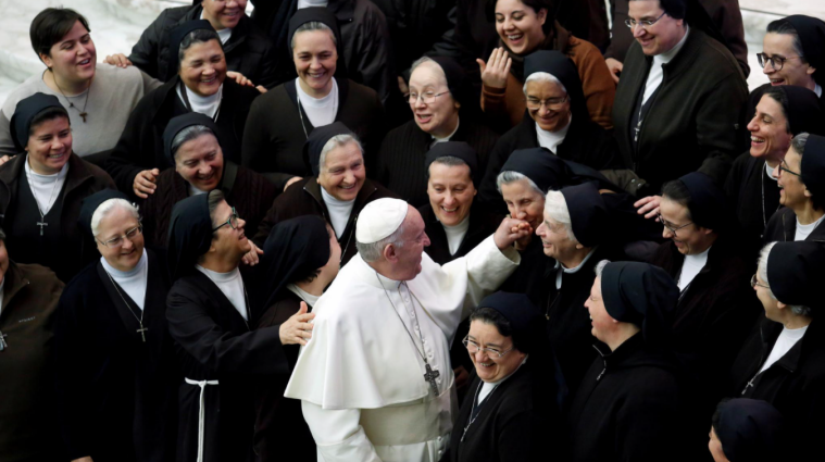 Папа Римский впервые назначил женщину в Синод епископов