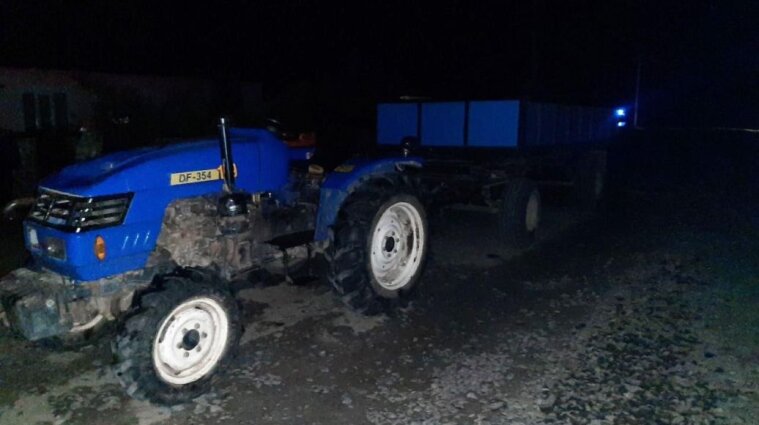 Трактор переехал 4-летнего мальчика в Ровенской области - фото