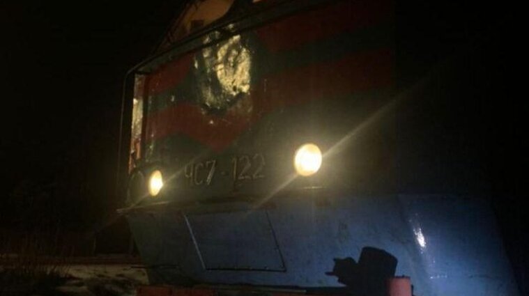 Поезд сбил двух человек во Львовской области: погиб участник АТО