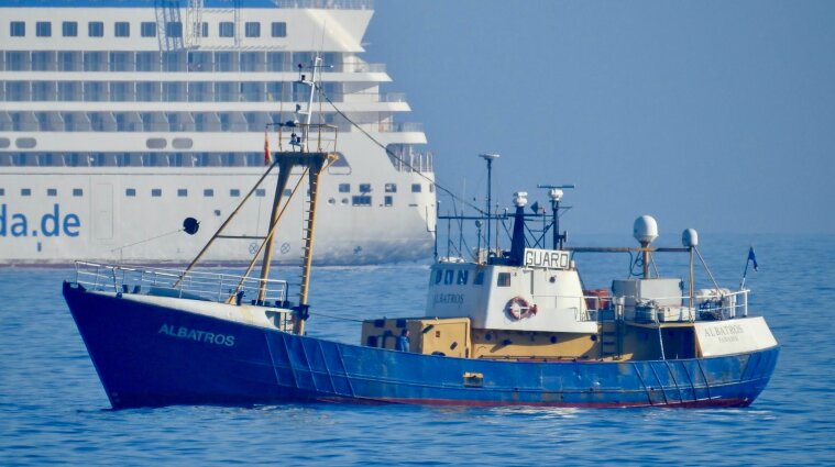 Перевозили 18 тонн наркотиков: украинских моряков задержали в Испании