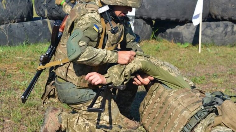 Обострение на Донбассе: шесть украинских бойцов получили акубаротравмы