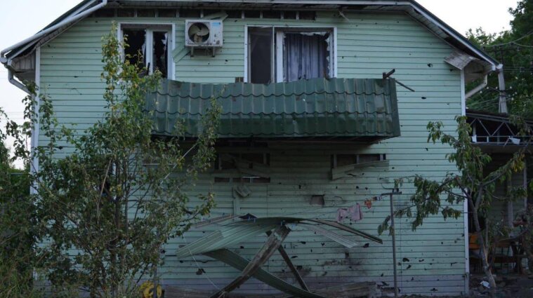 Враг в Николаеве атаковал дом с пожилыми людьми и детьми