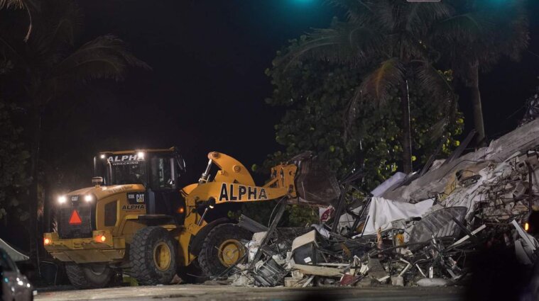 Обвал дома во Флориде: количество жертв возросло до четырех, еще 159 человек под завалами