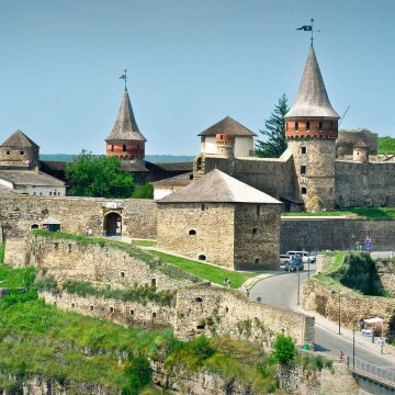 Двенадцать уникальных замков Украины, которые стоит посетить осенью