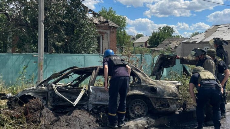 Орки обстреляли Славянск: люди находятся под завалами (видео)
