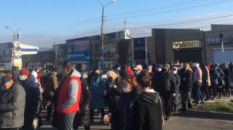В Черновцах предприниматели протестуют против карантина выходного дня