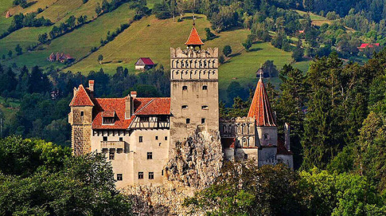 В замке Дракулы делают бесплатную вакцинацию туристам