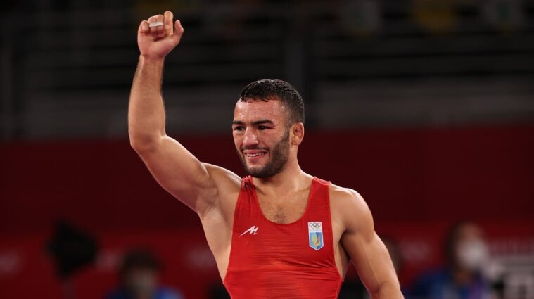 Второе серебро Олимпиады для Украины получил борец Насибов