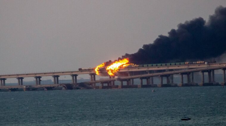 Крымский мост пылает или Нappy Birthday для путина: что происходит на полуострове