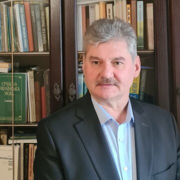 Усе україномовне потребує державної підтримки і пільг, - філолог Сергій Різник
