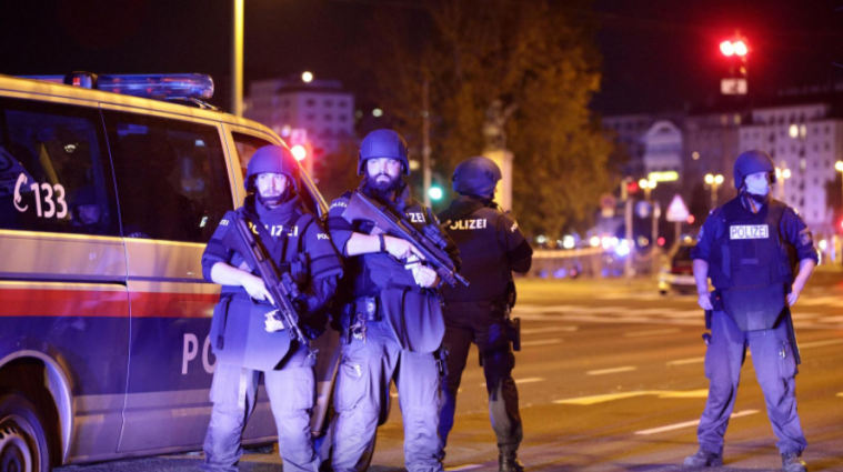 Теракт у Відні: загинуло четверо людей, поліція вбила нападника