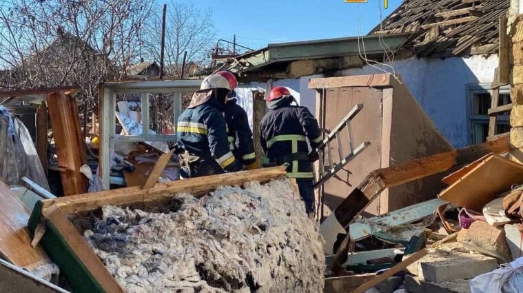 Взрыв в жилом доме произошел в Одесской области - фото