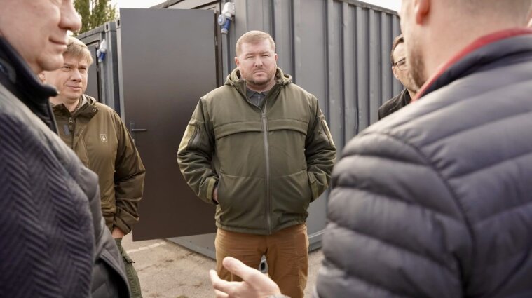 Экспредседатель Полтавской ОВА Лунин и руководство 116 бригады ТРО разворовали средства на строительство модульных домиков для военных