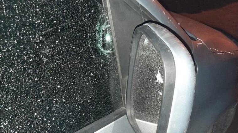 В Запорожье обстреляли авто кандидата в горсовет после встречи с избирателями