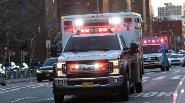 В США мужчина угнал автомобиль скорой, чтобы доставить себе в больницу