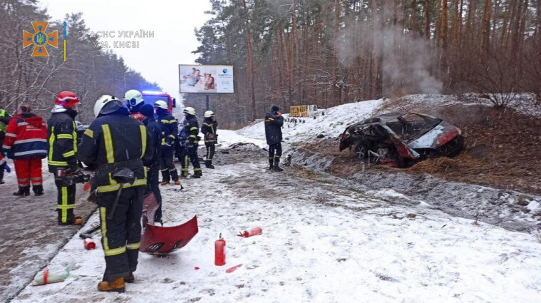 Смертельное ДТП произошло в Киеве: водитель сгорел заживо в своем автомобиле (фото)