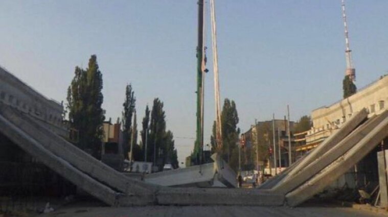 Исполнителем работ на Дегтяревском мосту, развалившемся в Киеве, является фирма с орбиты мэра Одессы Труханова