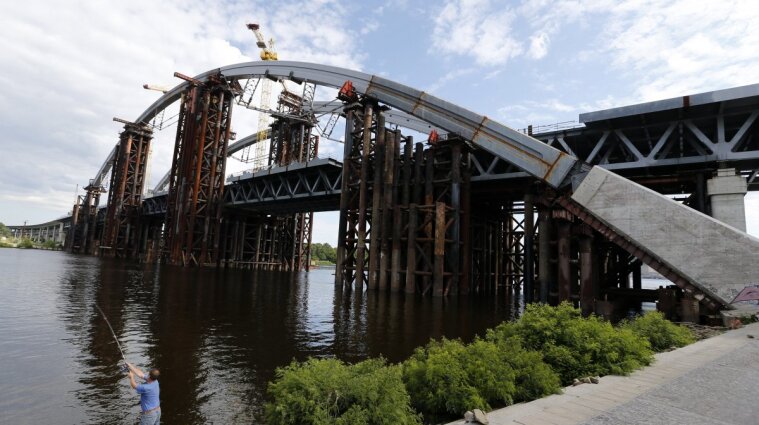 Дело Подольского моста "бьет" по Офису президента - эксперт