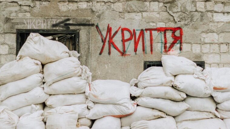 Ситуация критическая: Кличко и Камышин проверяют укрытия Киева