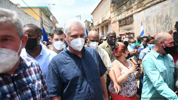 Масові антиурядові протести відбулись на Кубі: силовики затримували кубинці