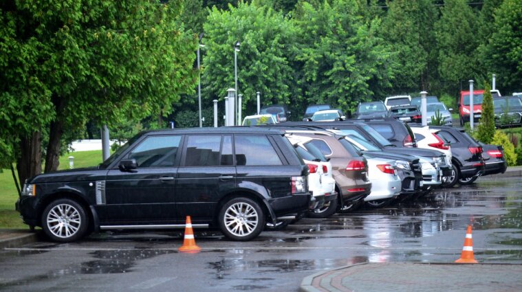 Пільги на паркування встановили у Києві: хто може отримати