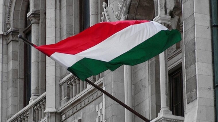 В Венгрии в школьных учебниках извращают историю Украины