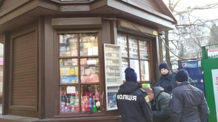 Степанов отправил украинцев в киоски за кофе, сигаретами и батарейками - видео