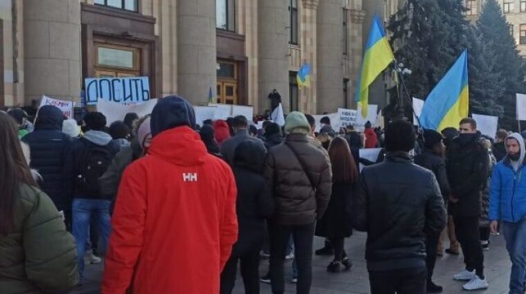 Протест в Харькове: предприниматели заблокировали дорогу