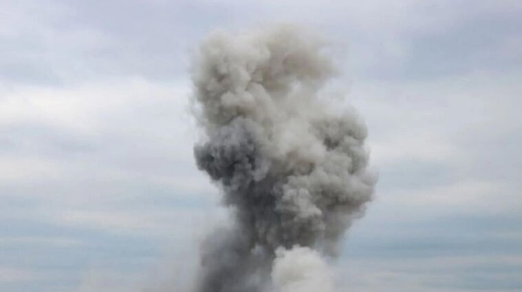 Близько 10 вибухів пролунало поблизу Мелітополя - мер